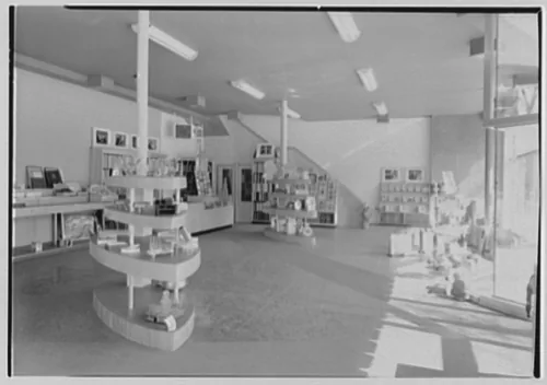 Broder's, business in Huntington, Long Island, New York
